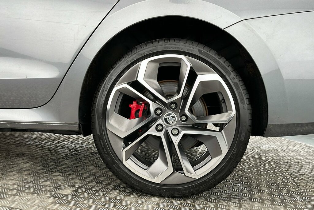 Skoda Octavia Hatch Vrs 1.4 Tsi Iv 245 Ps Dsg Grey #6