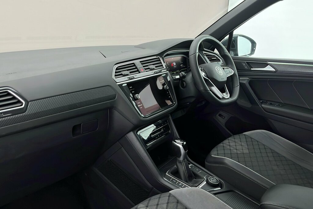 Volkswagen Tiguan R-line 2.0 Tdi 150Ps 7-Speed Dsg 4Motion Grey #2