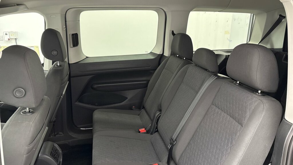 Volkswagen Caddy Maxi Life 2.0 Tdi 122 Life Dsg Tech Pack Silver #9