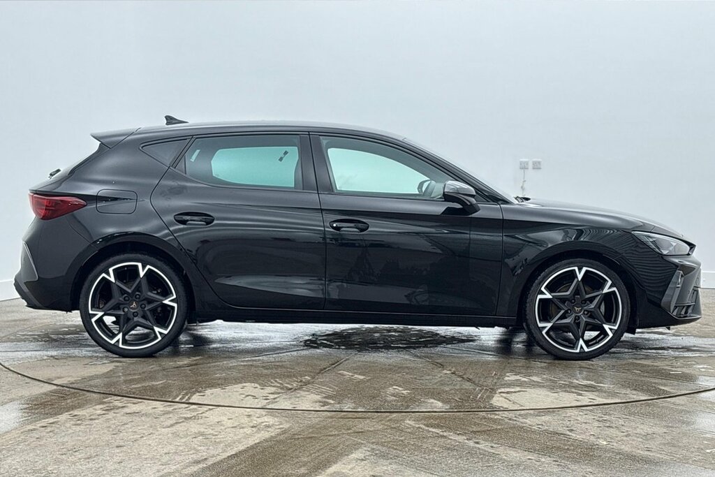 Cupra Leon Hatch V2 1.5 Tsi 150 6-Speed Black #4