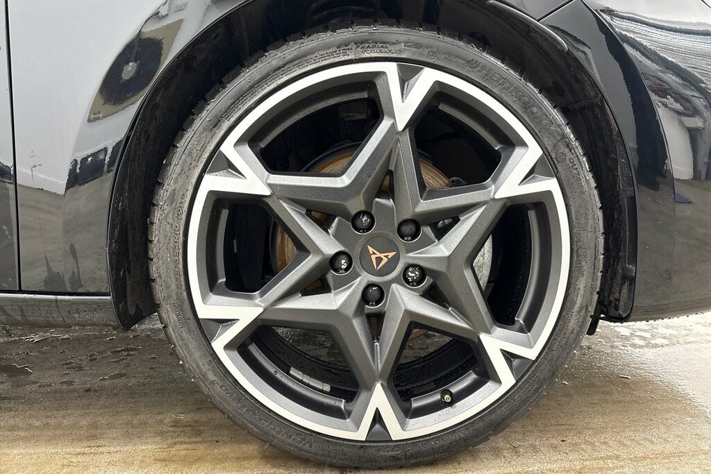 Cupra Leon Hatch V2 1.5 Tsi 150 6-Speed Black #5