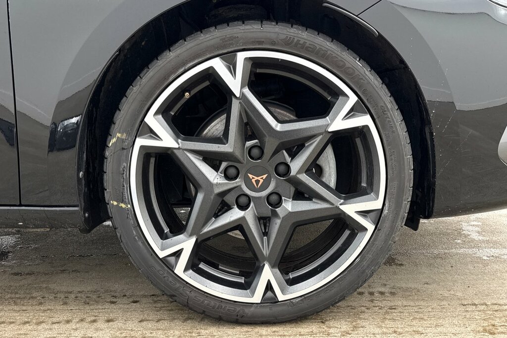 Cupra Leon Hatch V2 1.5 Etsi 150 7-Speed Black #5