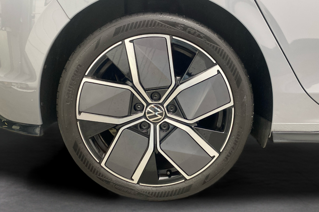 Volkswagen Golf Hatch Black Edition 1.5 Etsi 150 Ps 7-Speed Dsg 5 Grey #5
