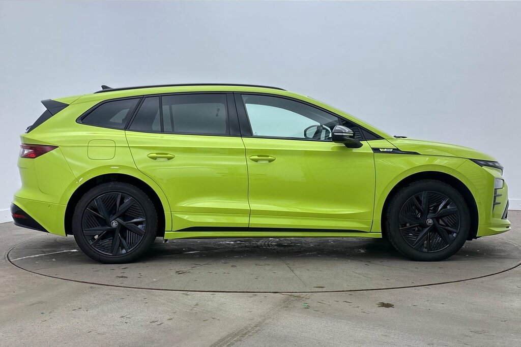 Skoda ENYAQ Vrs 84 Kwh 340 Ps Single Speed 4X4 Green #4