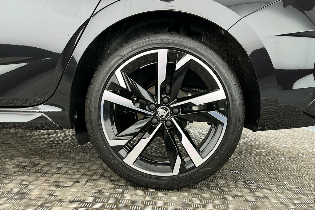 Skoda Scala Monte Carlo Edition 1.0 Tsi 116 Ps Dsg Black #5