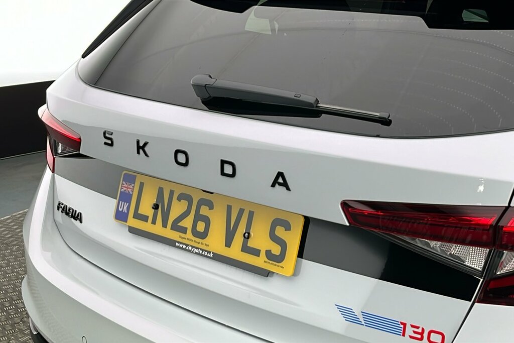 Skoda Fabia 1.0 Tsi Se Edition Grey #24
