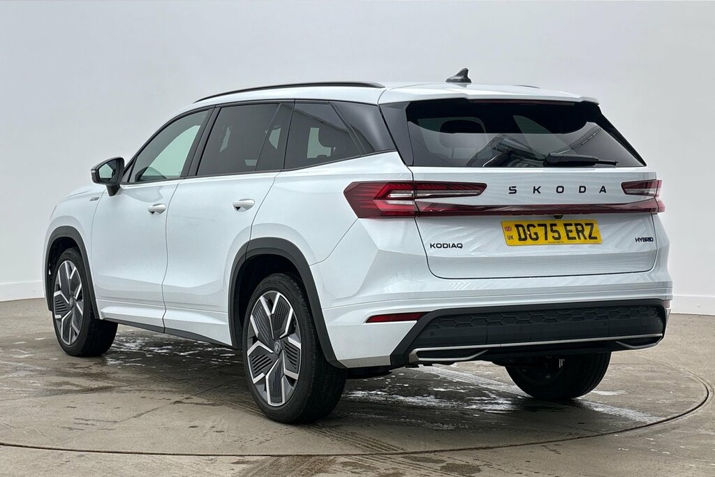 Skoda Kodiaq Sportline 7 Seats 1.5 Tsi E-tec 150 Ps Dsg DG75ERZ White #3