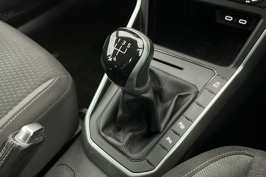 Volkswagen Taigo Hatchback Grey #12