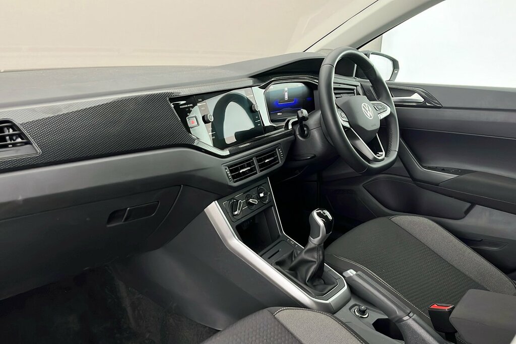 Volkswagen Polo Match 1.0 Tsi 95Ps 5-Speed Black #2