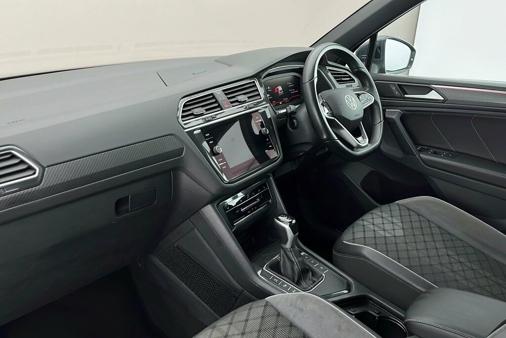 Volkswagen Tiguan R-line 1.5 Tsi 150Ps 7-Speed Dsg Grey #2