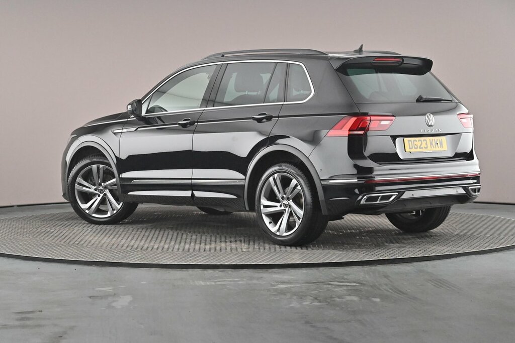 Volkswagen Tiguan R-line Edition 1.5 Tsi 150Ps 7-Speed Dsg Black #3