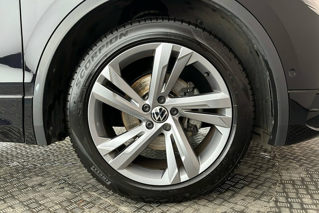 Volkswagen Tiguan R-line Edition 1.5 Tsi 150Ps 7-Speed Dsg Black #5