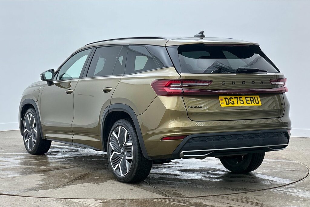 Skoda Kodiaq Sportline 5 Seats 1.5 Tsi Iv 204 Ps Dsg Gold #3