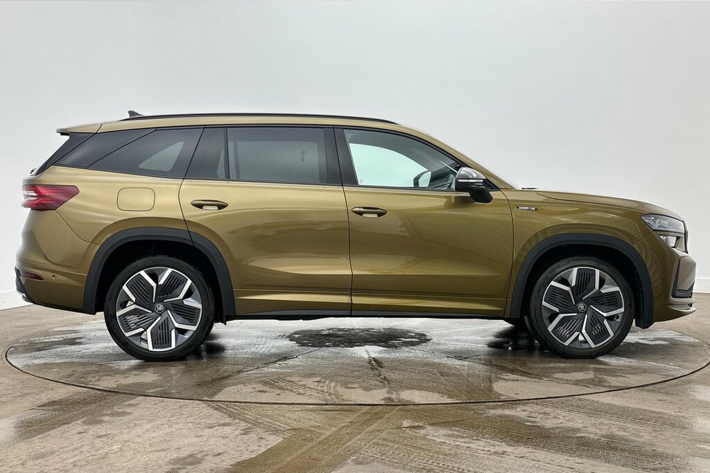 Skoda Kodiaq Sportline 7 Seats 1.5 Tsi E-tec 150 Ps Dsg Gold #4
