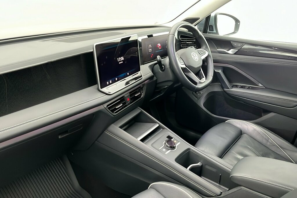 Volkswagen Tiguan Match 1.5 Etsi 150Ps 7-Speed Dsg Silver #2