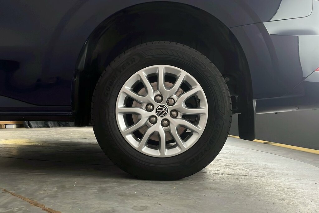 Volkswagen Transporter Shuttle Style Black #41