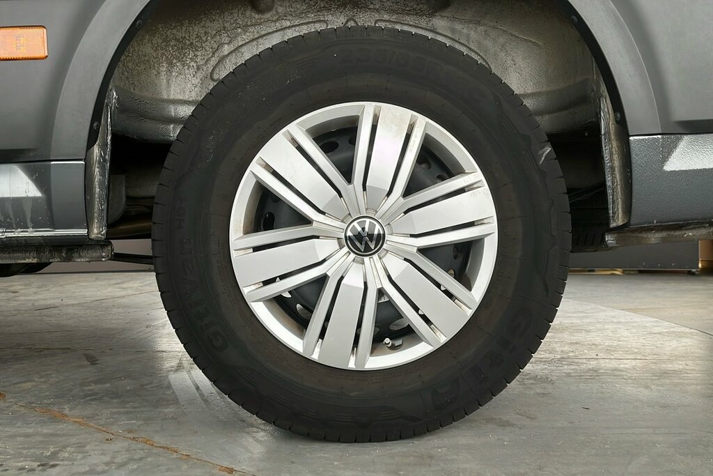 Volkswagen Crafter Cr35 Panel Van Commerce Plus Mwb 140 Ps 2.0 Tdi 6S Grey #5