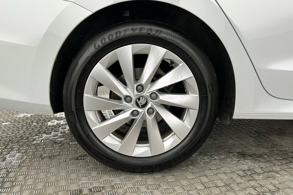 Skoda Octavia Se L 1.5 Tsi E-tec 150 Ps Dsg EJ75AYA White #5