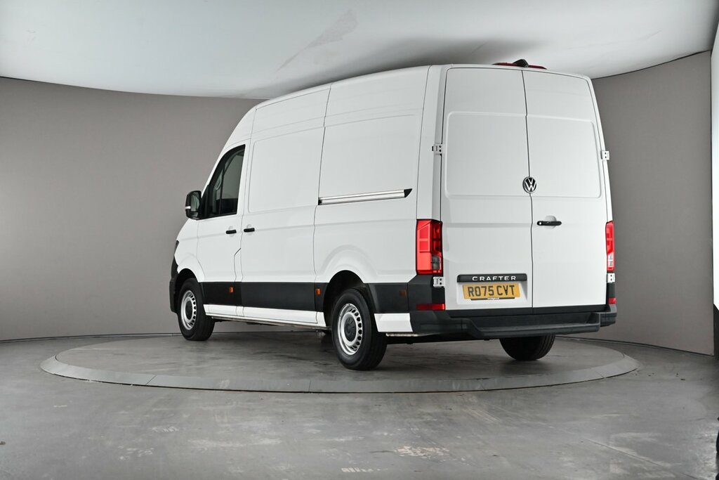 Volkswagen Crafter Cr35 Panel Van Commerce Mwb 140 Ps 2.0 Tdi 6Sp Man White #3