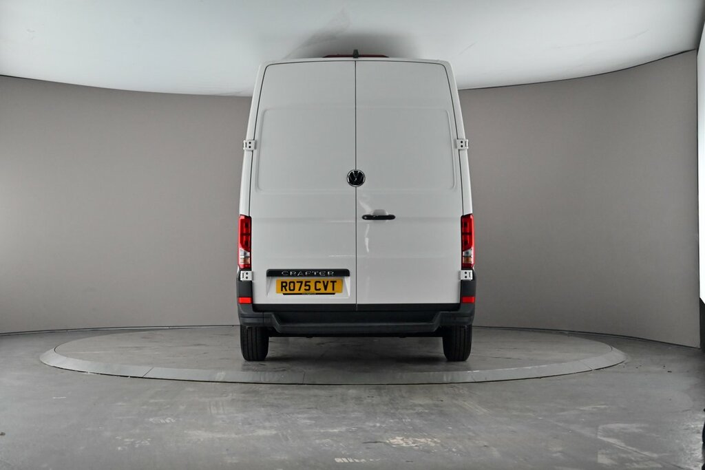 Volkswagen Crafter Cr35 Panel Van Commerce Mwb 140 Ps 2.0 Tdi 6Sp Man White #4