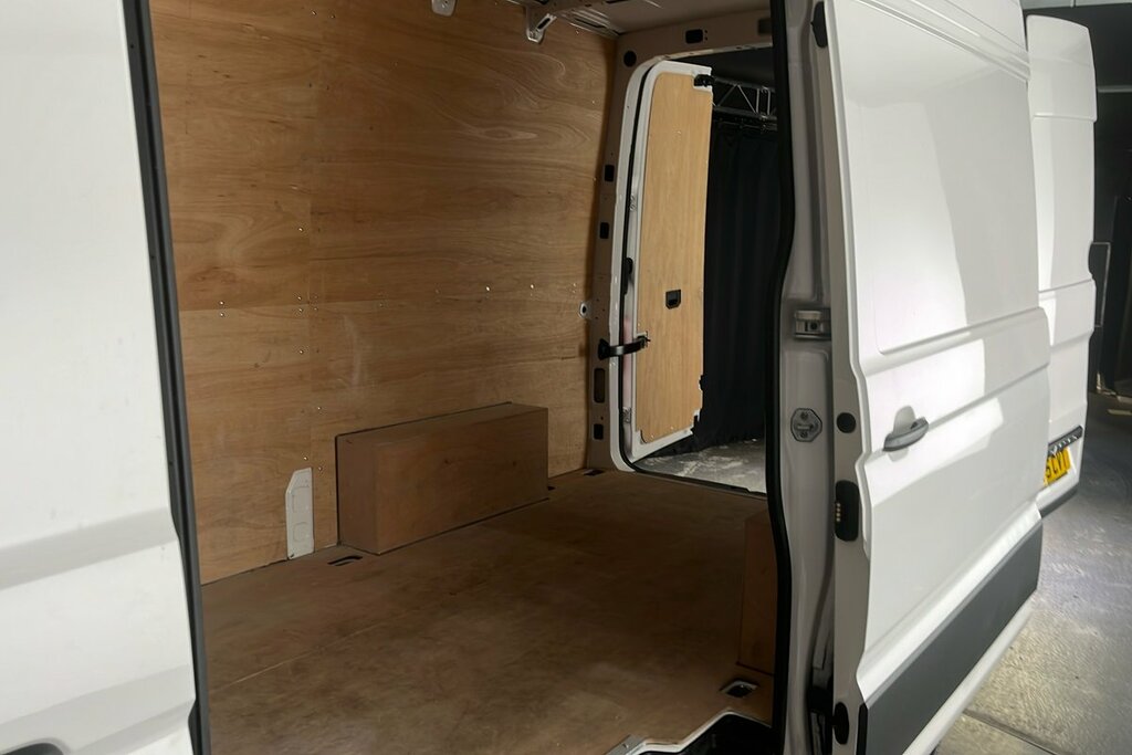 Volkswagen Crafter 2.0Tdi 140Pseu6d Cr35 Mwb Commerce Grey #31