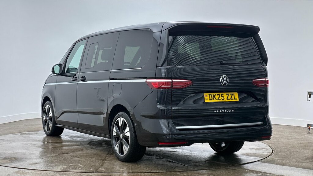 Volkswagen Multivan Style Long 150 Ps 2.0 Tdi 7-Speed Dsg Black #3