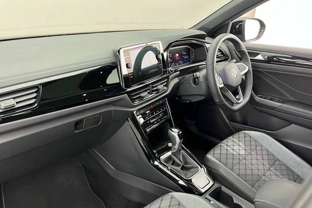 Volkswagen T-Roc Black Edition Plus 1.5 Tsi 150Ps 7-Speed Dsg Grey #2