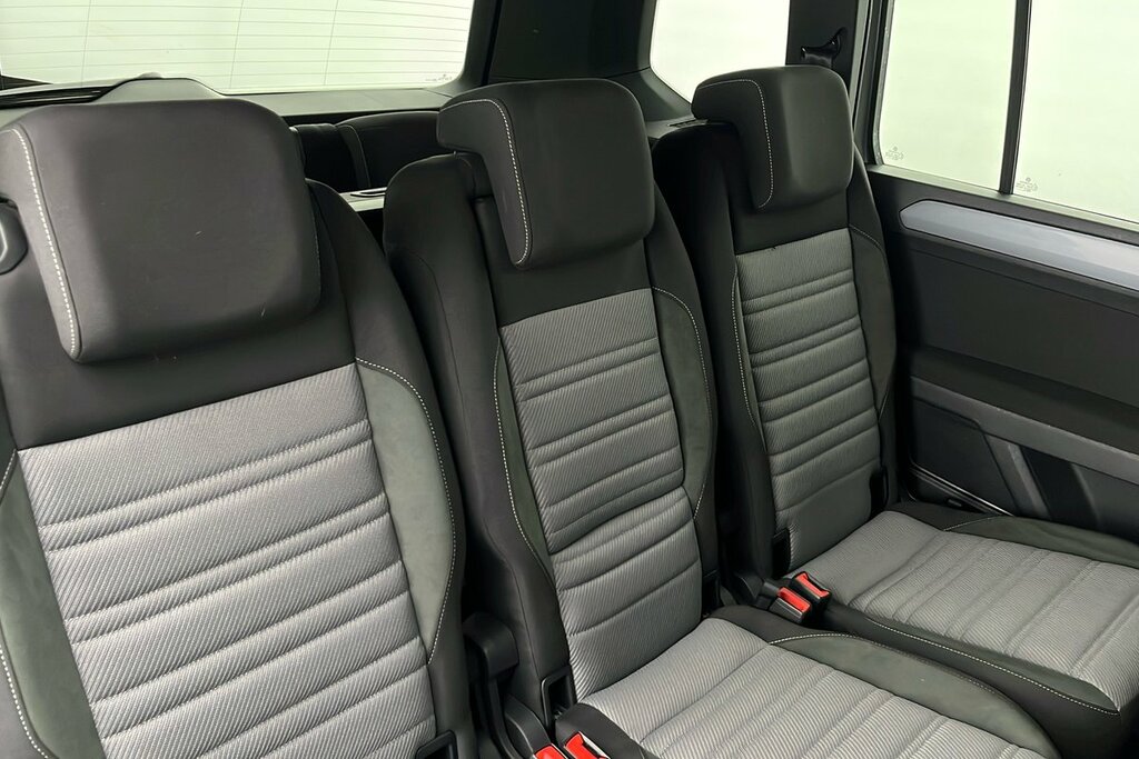 Volkswagen Touran 1.5 Tsi Evo R-line Dsg Black #10