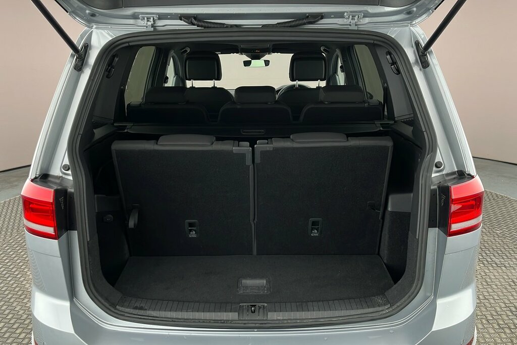 Volkswagen Touran 1.5 Tsi Evo R-line Dsg Black #11