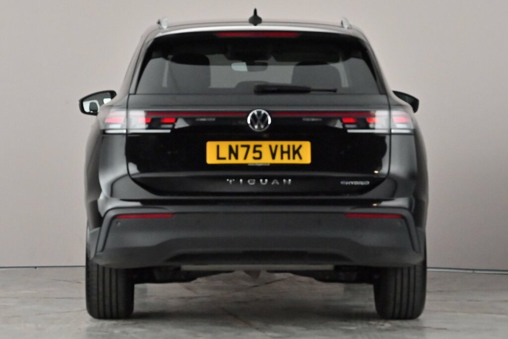 Volkswagen Tiguan Match 1.5 Tsi Ehybrid 204 Ps 6-Speed Dsg Black #3