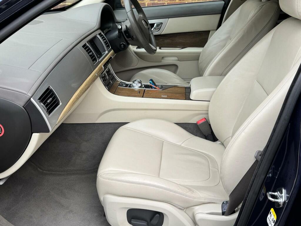 Jaguar XF 3.0D V6 Premium Luxury Sportbrake Euro 5 Ss AU63UYL Blue #5