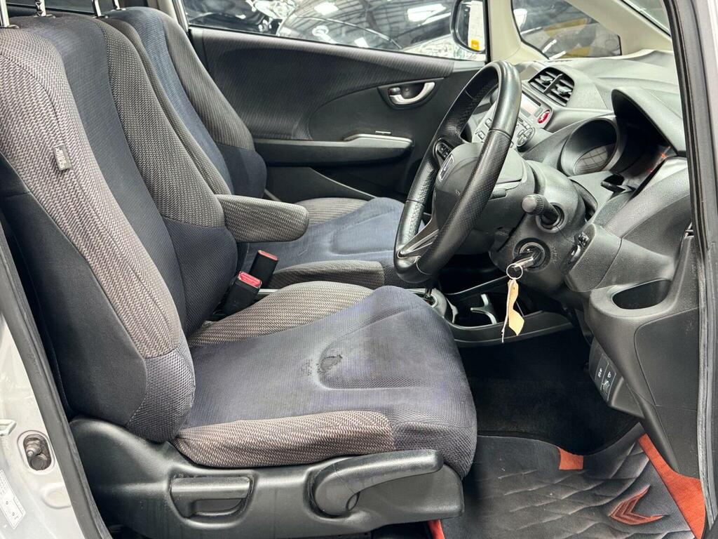 Honda Jazz 1.4 I-vtec Es Plus Cvt Euro 5 RE15TFA Silver #2