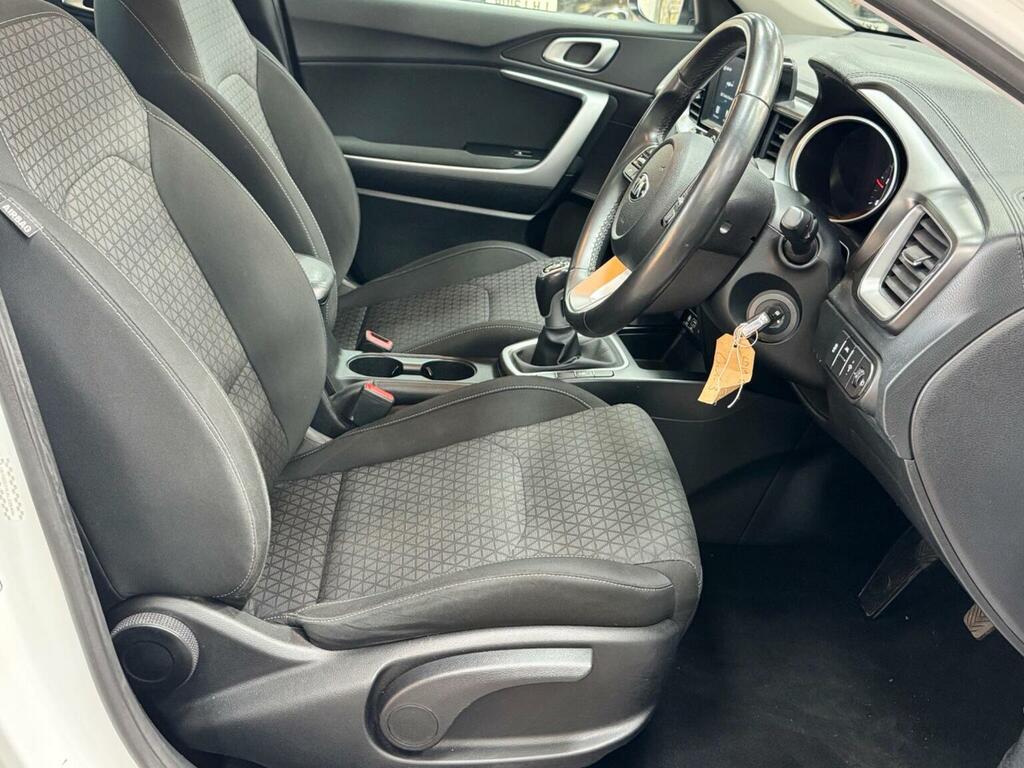 Kia Ceed 1.6 Crdi Eco 2 Euro 6 Ss LD19BRX White #3