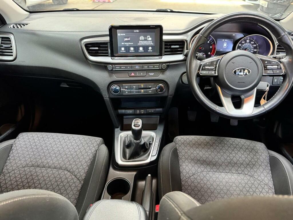 Kia Ceed 1.6 Crdi Eco 2 Euro 6 Ss LD19BRX White #4