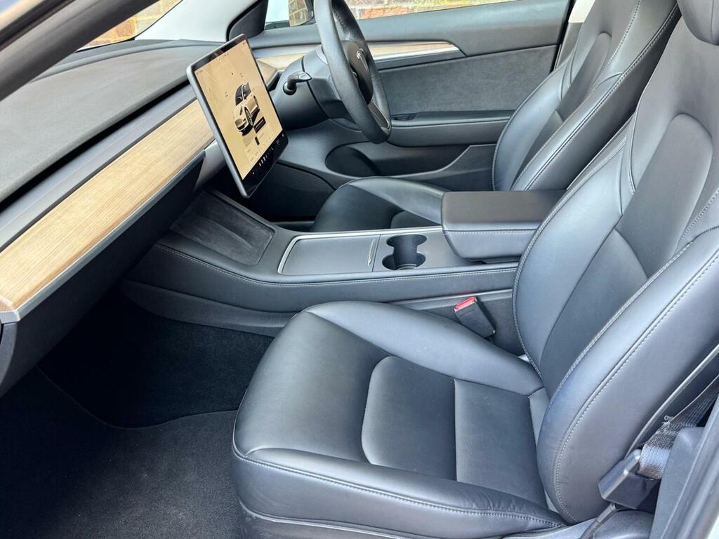 Tesla Model 3 Saloon GJ22TGN White #4