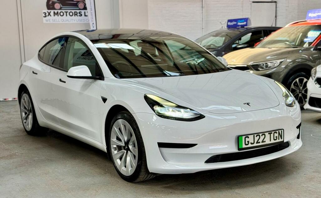 Tesla Model 3 Saloon White