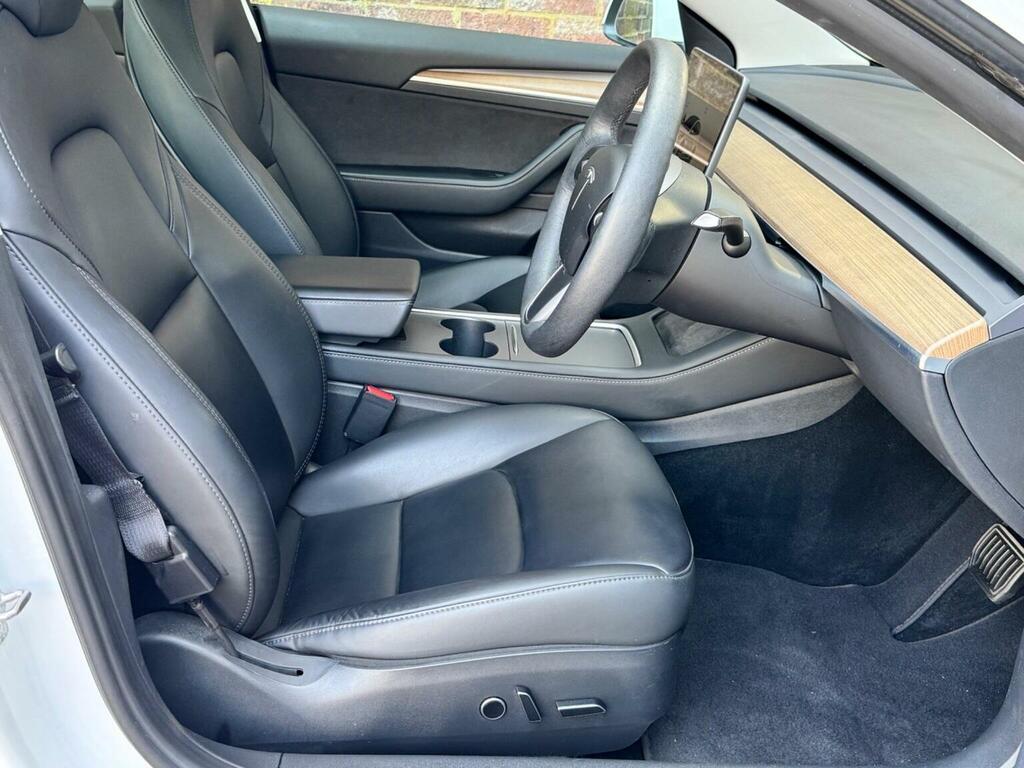 Tesla Model 3 Saloon GJ22TGN White #2