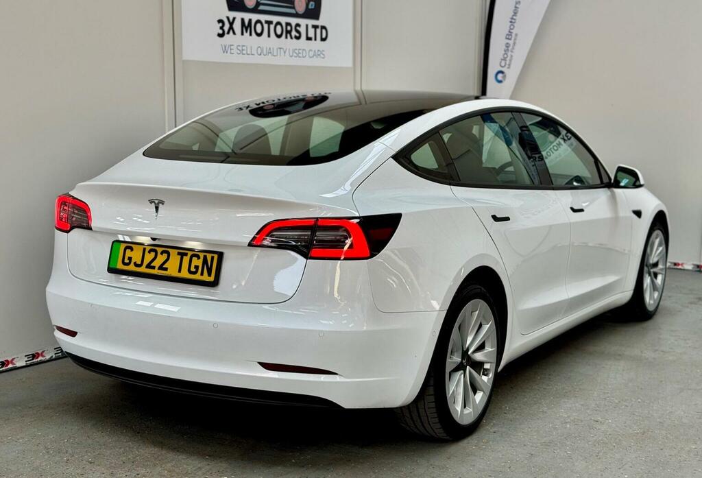 Tesla Model 3 Saloon GJ22TGN White #5