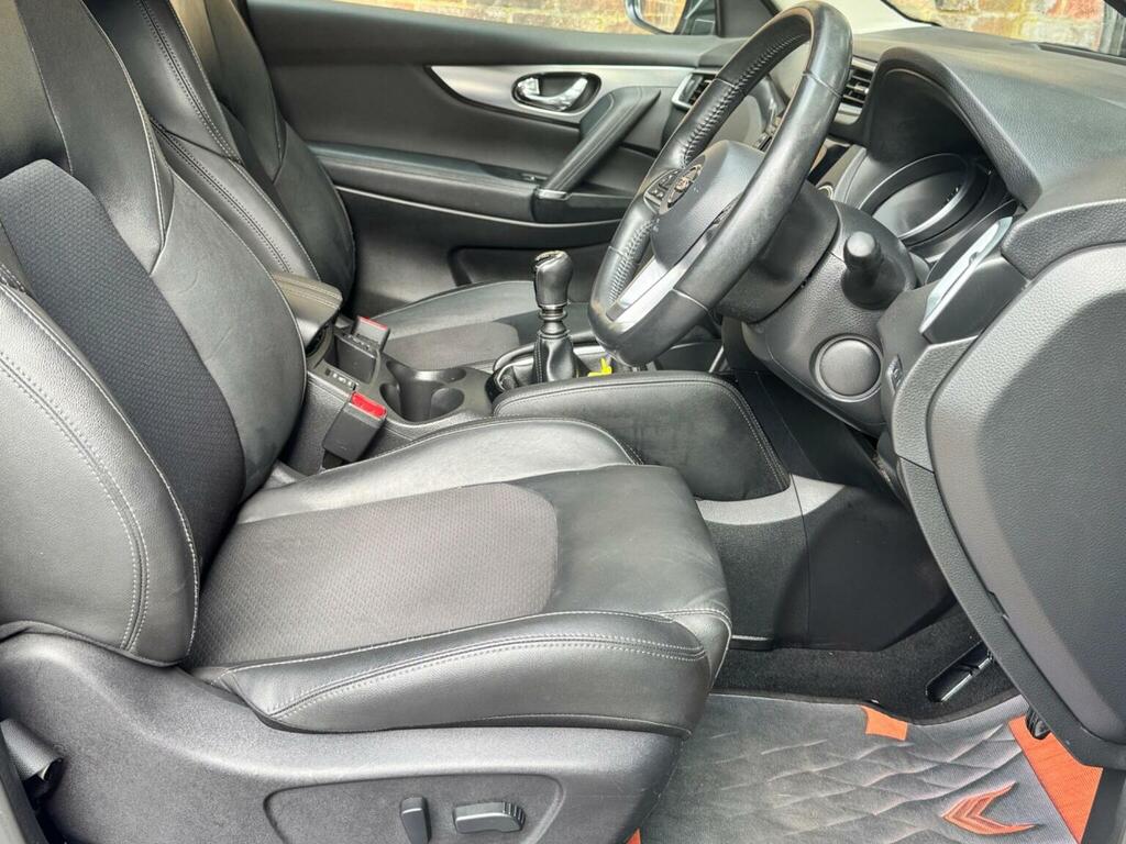 Nissan Qashqai 1.6 Dig-t Tekna Euro 6 Ss WP67AZU Blue #2