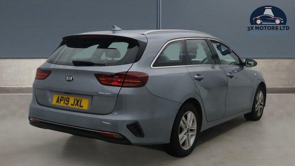 Kia Ceed 1.6 Crdi Eco 2 Sportswagon Euro 6 Ss AP19JXL Silver #4