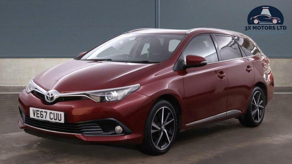 Toyota Auris 1.2 Vvt-i Design Touring Sports Euro 6 Ss VE67CUU Red #2