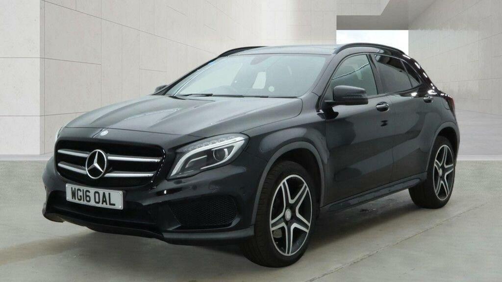Mercedes-Benz GLA Class 2.1 Gla220d Amg Line Premium Plus 7G-dct 4Matic Black #2