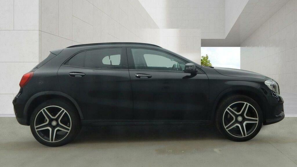 Mercedes-Benz GLA Class 2.1 Gla220d Amg Line Premium Plus 7G-dct 4Matic Black #6