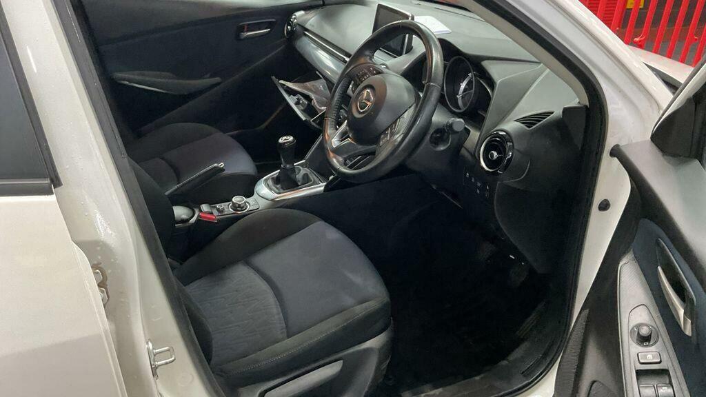 Mazda 2 1.5 Skyactiv-g Sport Black Euro 6 Ss White #3