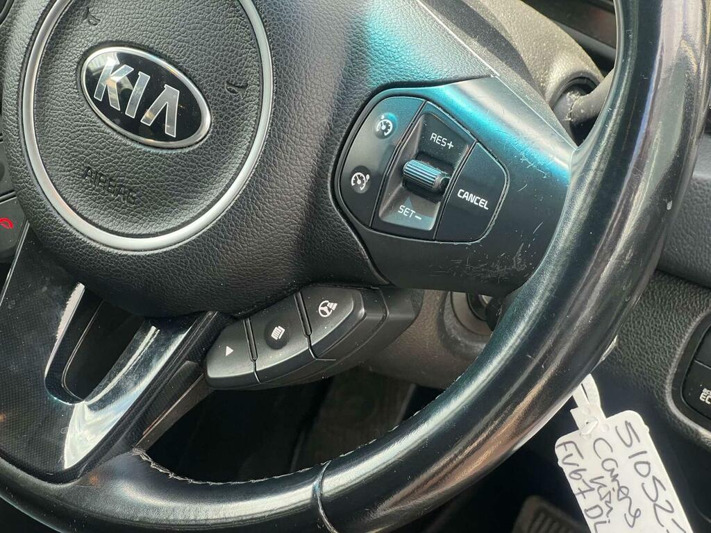 Kia Carens 2 White #6