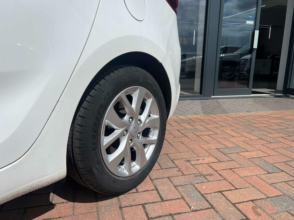 Kia Carens 2 White #3