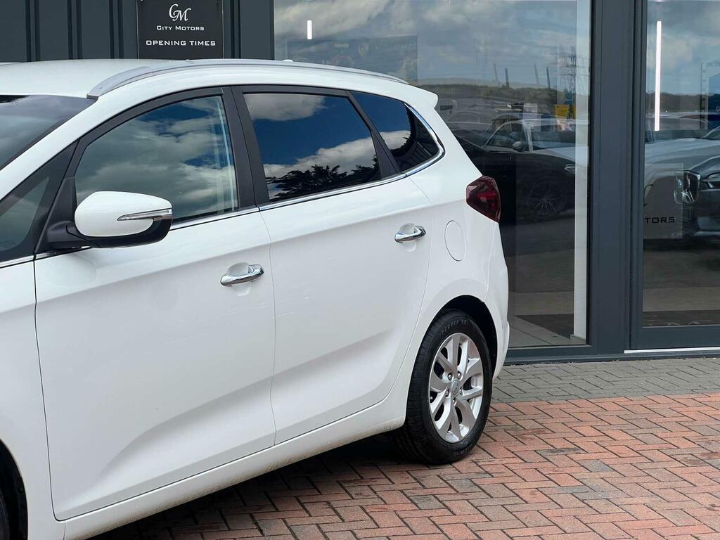 Kia Carens 2 White #2