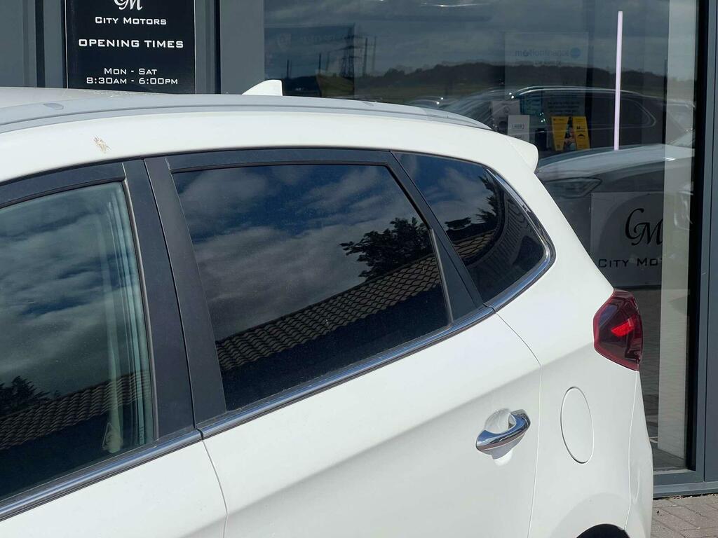 Kia Carens 2 White #2