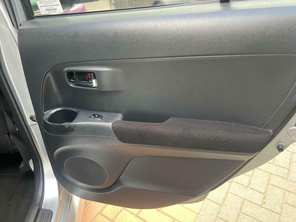 Daihatsu Materia 1.5 Silver #36