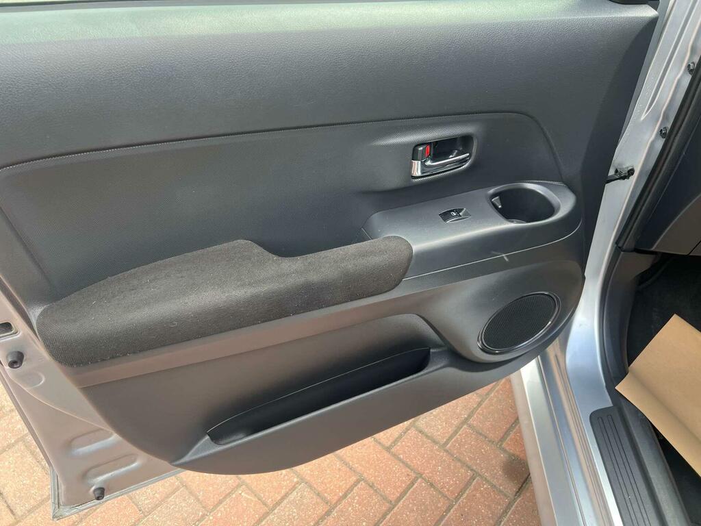 Daihatsu Materia 1.5 Silver #29